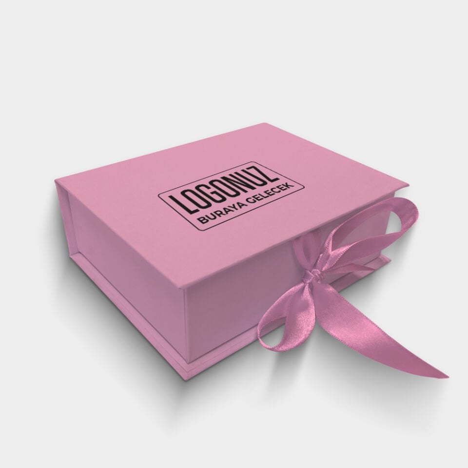 Pembe Kurdelalı Kutu