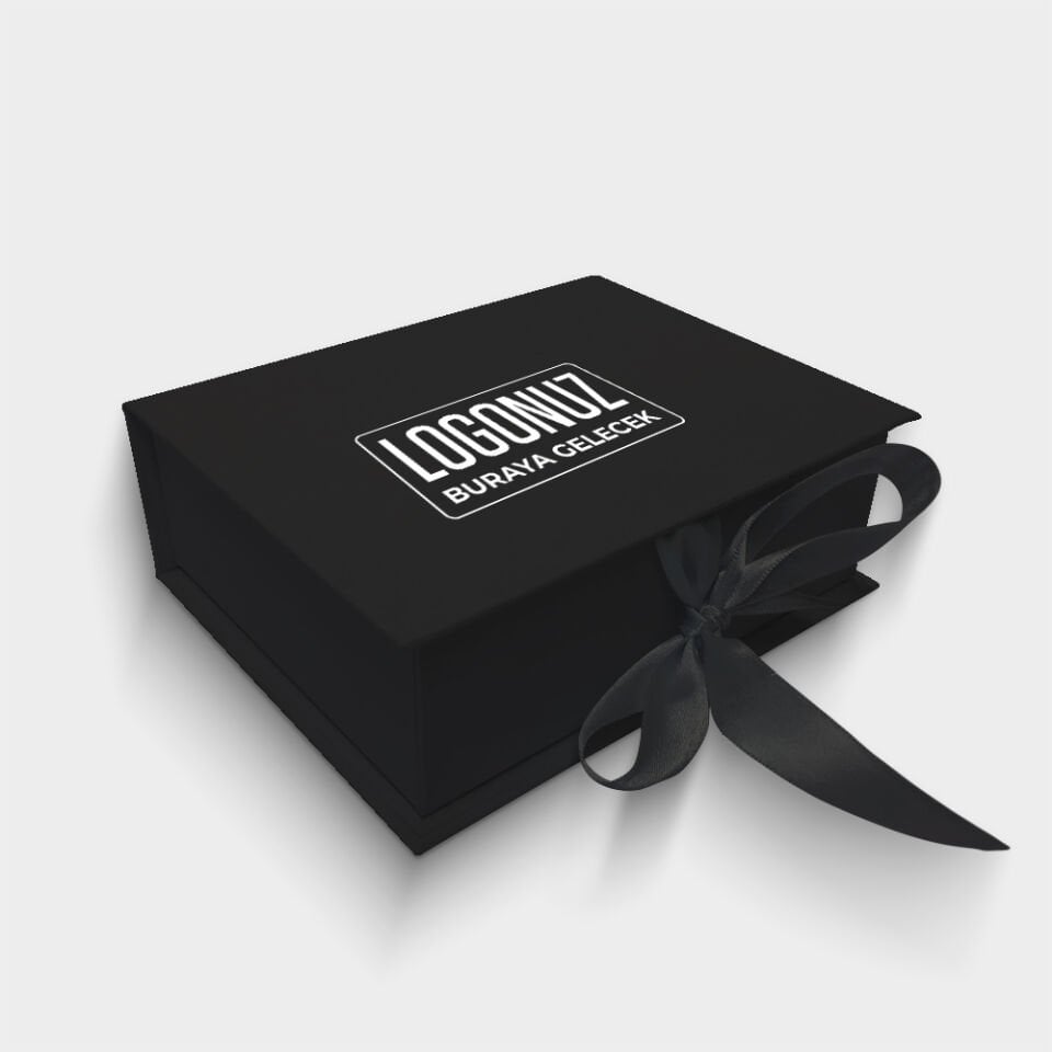 Siyah Kurdelalı Kutu