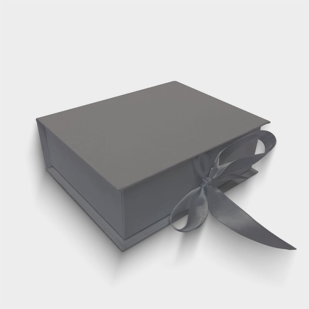 Gri Kurdelalı Kutu