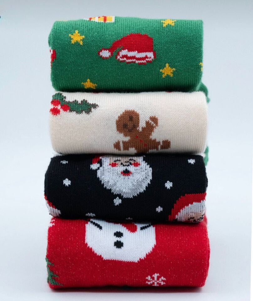 Unisex Noel ve Yılbaşı Temalı 4 Desenli Pamuklu Çorap
