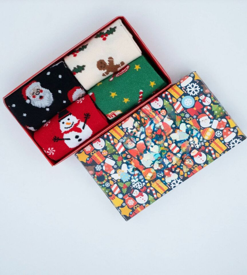 Unisex Noel ve Yılbaşı Temalı 4 Desenli Pamuklu Çorap